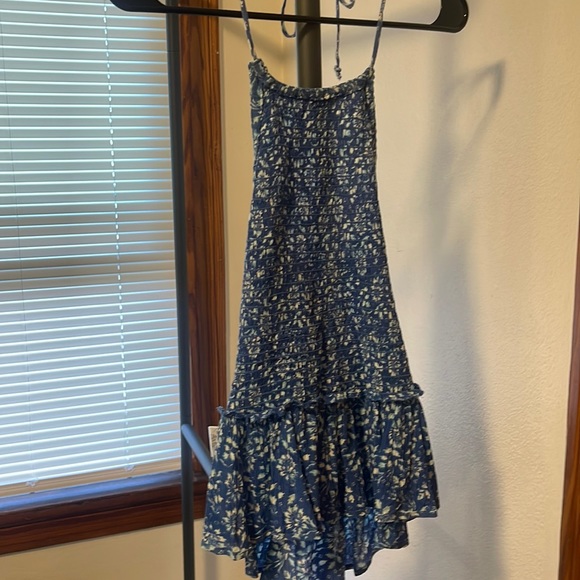 Tie top - Picture 1 of 1